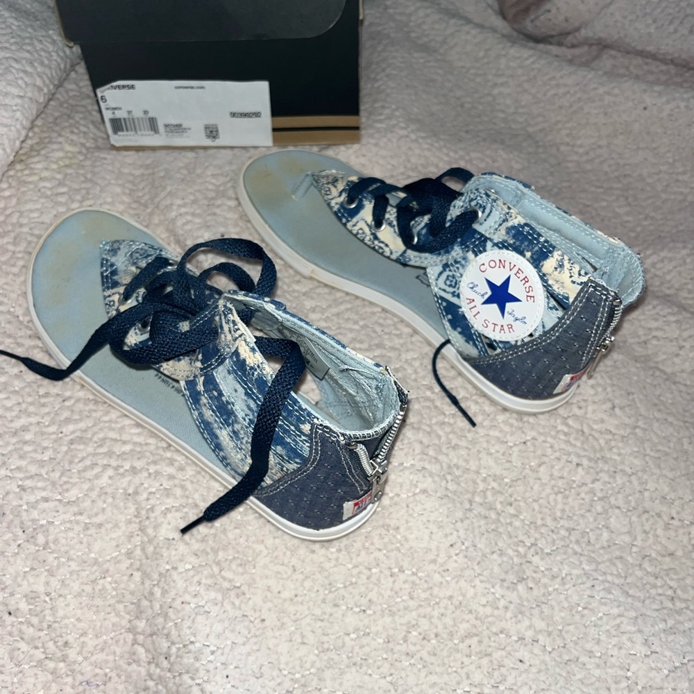 Converse Sandals size 6